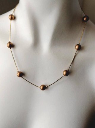 Collar y pendientes vintage dorados