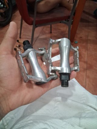 Pedales de bicicleta de aluminio