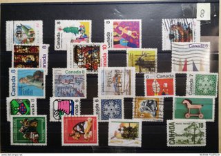 Lotto francobolli Canada circa 220 pezzi