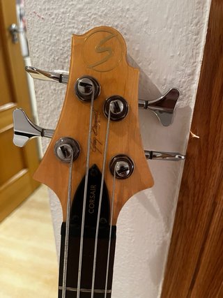Bajo Eléctrico Greg Bennett Corsair