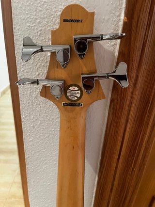 Bajo Eléctrico Greg Bennett Corsair