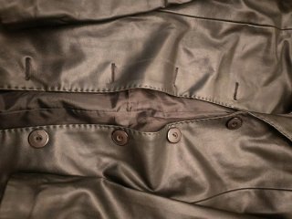 Gabardina de cuero negra