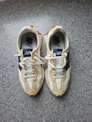 Zapatillas New Balance Beige y Azul