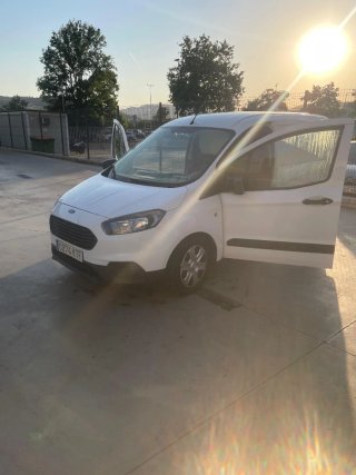 Furgoneta Ford Transit courier 2019 90.000 km