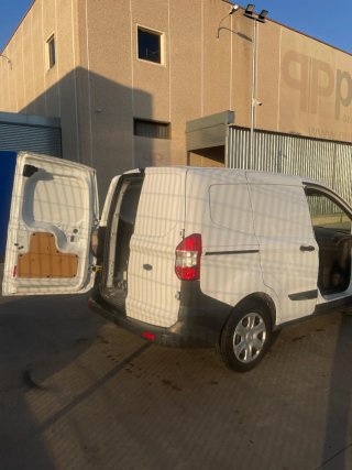 Furgoneta Ford Transit courier 2019 90.000 km