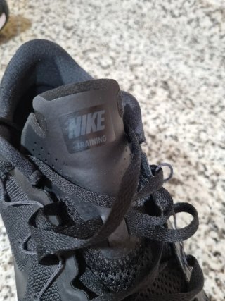 Deportivas Nike Training Negras y Blancas