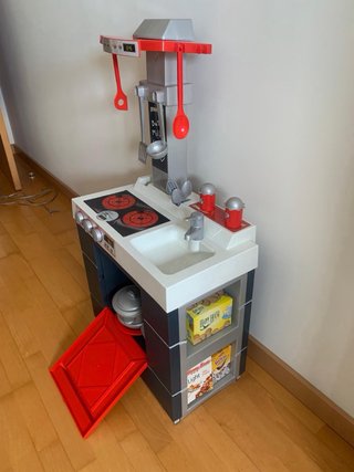 Cocinita de juguete con accesorios