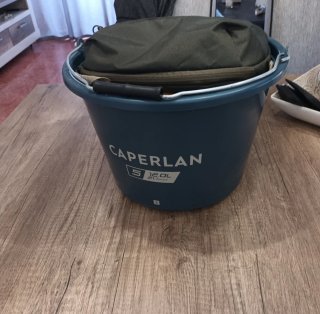 Conjunto pesca: carretes, linterna, señuelos