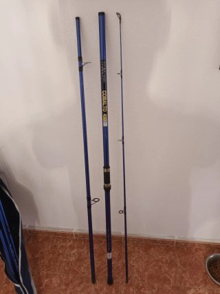 Conjunto pesca: carretes, linterna, señuelos