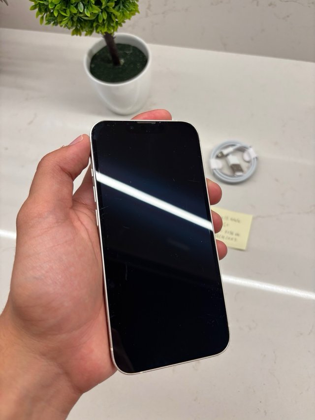 iPhone 13 Branco 128GB Usado com Caixa Grade C+