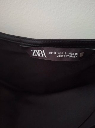 Top Zara Satén Negro con Tirante Joya