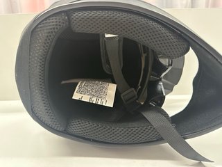 Casco integral negro con gafas talla S