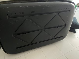 Cofre Thule Ocean 100 + Barras + Anclajes