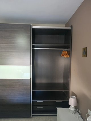 Armario moderno madera y cristal