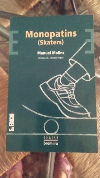 Monopatins (Skaters) - Bromera