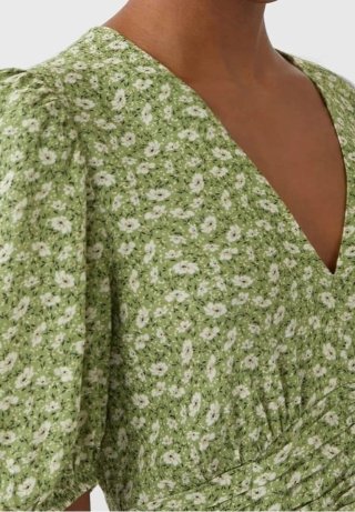Vestido floral verde y blanco