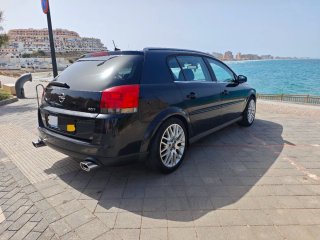 Opel Signum 2004