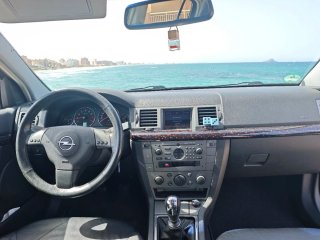 Opel Signum 2004