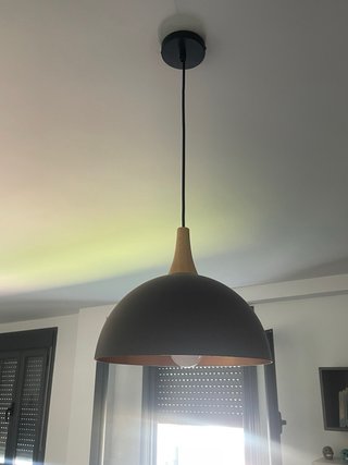 Lámpara de techo negra y cobre