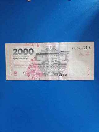 2000 Pesos Argentinos