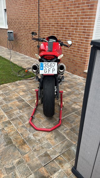 Ducati Monster 696