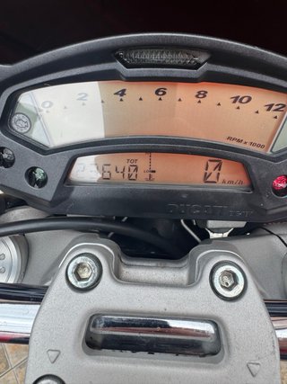 Ducati Monster 696