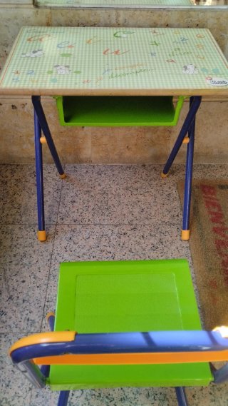 Pupitre infantil con silla