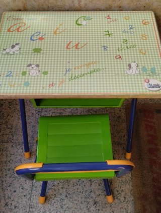 Pupitre infantil con silla