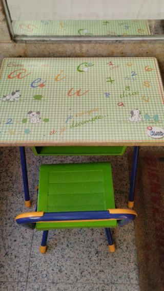 Pupitre infantil con silla