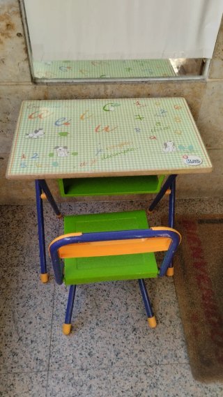 Pupitre infantil con silla