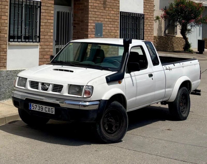 Nissan Navara Pick Up 4x4 - foto 1