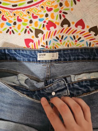 Shorts vaqueros Bershka desgastados
