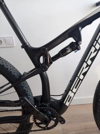 Bicicleta MTB Berria Mako Pro 29"