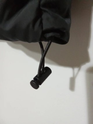 Cazadora acolchada negra Stradivarius
