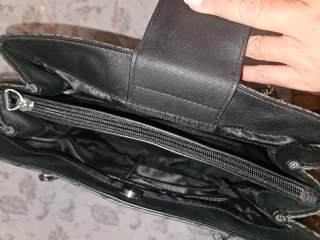 Bolso Guess Negro y Gris