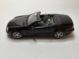 Mercedes-Benz SL 500 Cabrio Nera 1:24 Welly