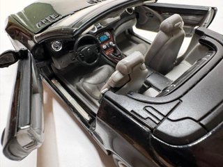 Mercedes-Benz SL 500 Cabrio Nera 1:24 Welly