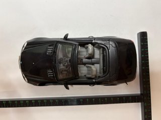 Mercedes-Benz SL 500 Cabrio Nera 1:24 Welly