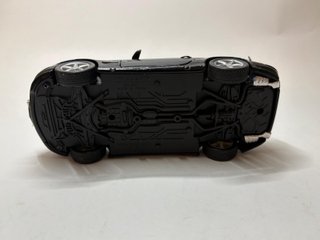 Mercedes-Benz SL 500 Cabrio Nera 1:24 Welly