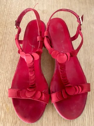 Sandalias rojas de tacón en piel + REGALO