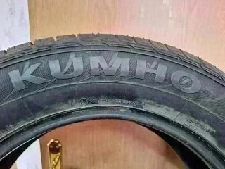 245 60 R18 105H Kumho - 1 neumático sin uso