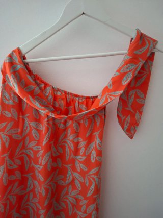 Vestido largo naranja un hombro