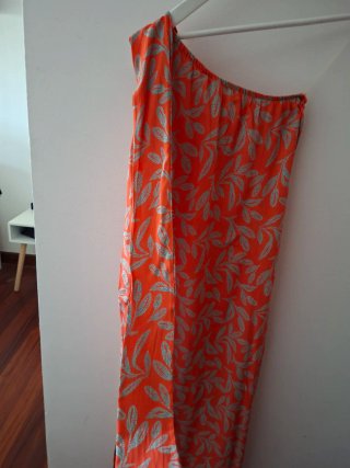 Vestido largo naranja un hombro