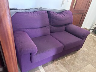 Sofá 2 plazas morado tela