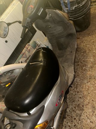 Scooter Daelim Plata y Negro