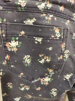 Pantalones H&M flores