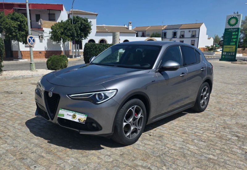 Alfa Romeo Stelvio 2022 - foto 1