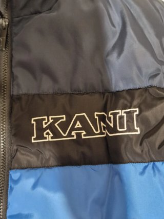 Cazadora Karl Kani azul y negra