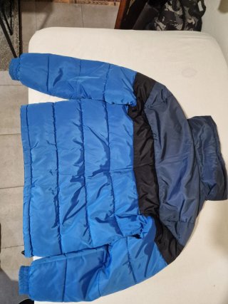 Cazadora Karl Kani azul y negra