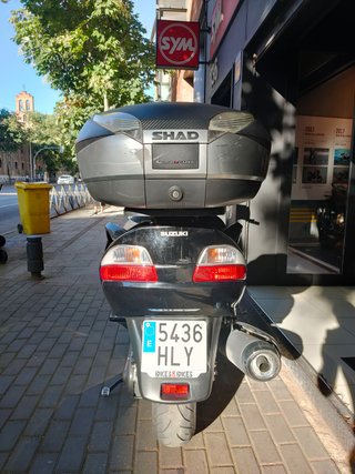 Suzuki Burgman 650 Executive Negra
